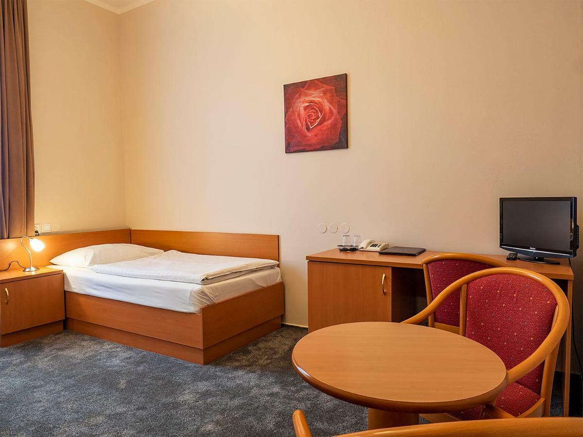 Hotel Olympia Česká Lípa Dış mekan fotoğraf